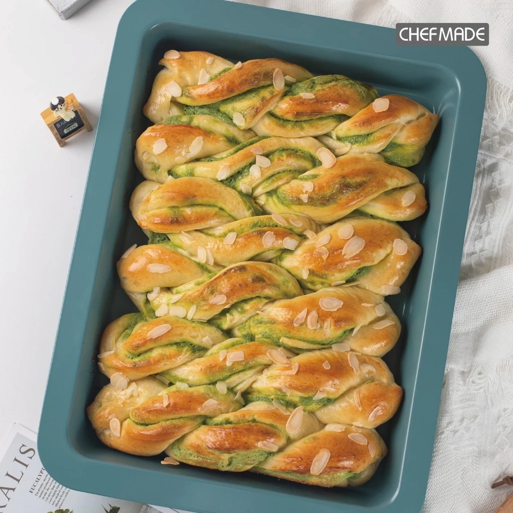 Chefmade WK10025-13'' Non Stick Oblong Pan 369 x 269 x 45 mm.(Green) (12-8680)