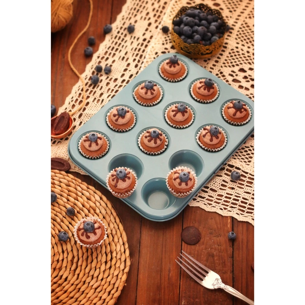 Chefmade WK10051- 12-Cup Non Stick Muffin Pan 255 x 195 x 24 mm.(Green) (11-8198)