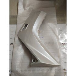 🔵บังลมข้างขวาสีขาว สำหรับรุ่น SPARK 135RX อะไหล่แท้ YAMAHA 5YP-F8312-00-P3