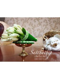 ชุดกรวยดอกจำปี พร้อมถาดใบตอง ประดิษฐ์จากดิน บนพานทองเหลือง - ดอกจำปี - White Champaka