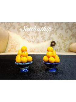 พานขนมลาดูและโมทกะ สำหรับถวายพระพิฆเนศ ประดิษฐ์จากดิน - Laddu and Modak