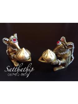 ชุดหนูมุสิกะ (นำเข้าจากประเทศอินเดีย) ถือขนมลาดู/โมทกะ ประดิษฐ์จากดิน ประดับแผ่นทองแท้