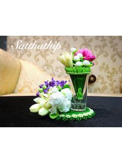 ชุดกรวยดอกบัวผสมดอกไม้มงคล บนถาดใบตอง ประดิษฐ์จากดิน