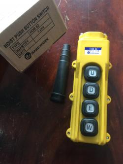 สวิทช์รอก 4 ปุ่ม 1 สปีด. ยี่ห้อ HARDWORK HOB82 250 V 5A. แบบผ่านแมกเนติก