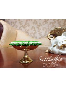 ถาดใบตอง ประดิษฐ์จากดิน บนพานทองเหลือง - พานใบตอง - Tray