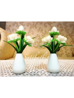 [สินค้าหมดชั่วคราว***] แจกันดอกบัว - ดอกบัวประดิษฐ์ - แจกันดอกบัวพับสีขาว (ข้างละ 3 ดอก) ประดิษฐ์จากดิน - แจกันดอกบัวประดิษฐ์ - Lotus Flower