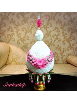 พานพุ่มดอกรัก/พานพุ่มดอกรักประดิษฐ์ (พลาสติก) ประดับช่อเอื้อง และยอดกลีบกุหลาบผ้า - Phan bush