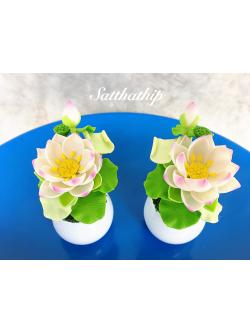 แจกันดอกบัว - ดอกบัวประดิษฐ์ - แจกันดอกบัวหลวงสีขาวอมชมพู (ข้างละ 1 ดอก) ประดิษฐ์จากดิน - แจกันดอกบัวประดิษฐ์ - Lotus Flower