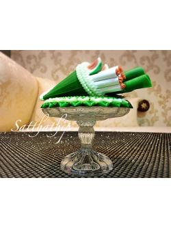 ชุดกรวยเชี่ยนหมากพลู พร้อมถาดใบตอง ประดิษฐ์จากดิน บนพานแก้ว - Betel