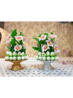 ดอกชบา - พานพุ่มดอกชบาสีขาวอมชมพูผสมดอกบัวตูมสีขาว ประดิษฐ์จากดิน - Phan bush
