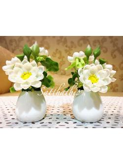 แจกันดอกบัว - ดอกบัวประดิษฐ์ - แจกันดอกบัวหลวงสีขาว (ข้างละ 3 ดอก) ประดิษฐ์จากดิน - แจกันดอกบัวประดิษฐ์ - Lotus Flower