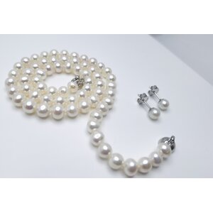 ชุดไข่มุก สร้อยคอคลาสสิค คู่กับต่างหูมุกแท้ สวยหรูจบในชุดเดียว