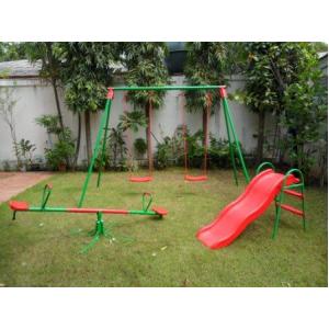 เครื่องเล่นสนาม