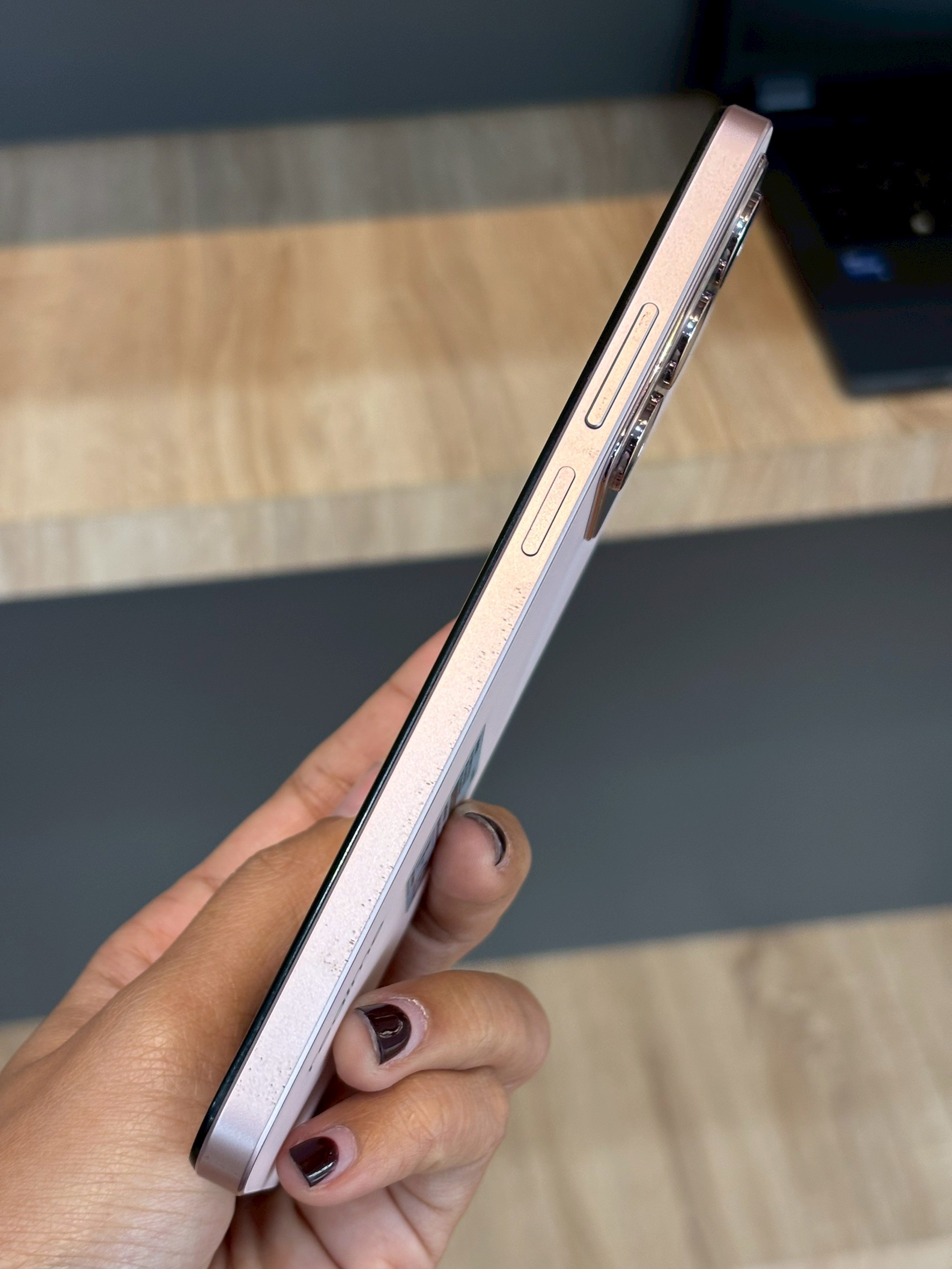 Realme C75X (6/128GB) สี Coral Pink