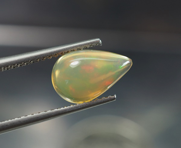 โอปอลหลากสี (Opal) 1.25 กะรัต