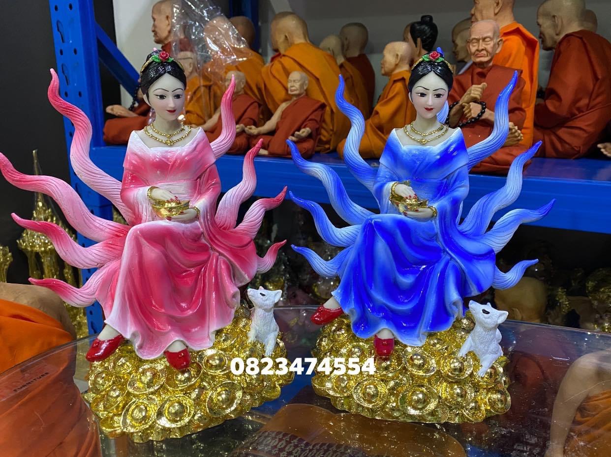 นางพญาจิ้งจอง9หาง สูง12นิ้ว ฐานกว้าง6นิ้ว