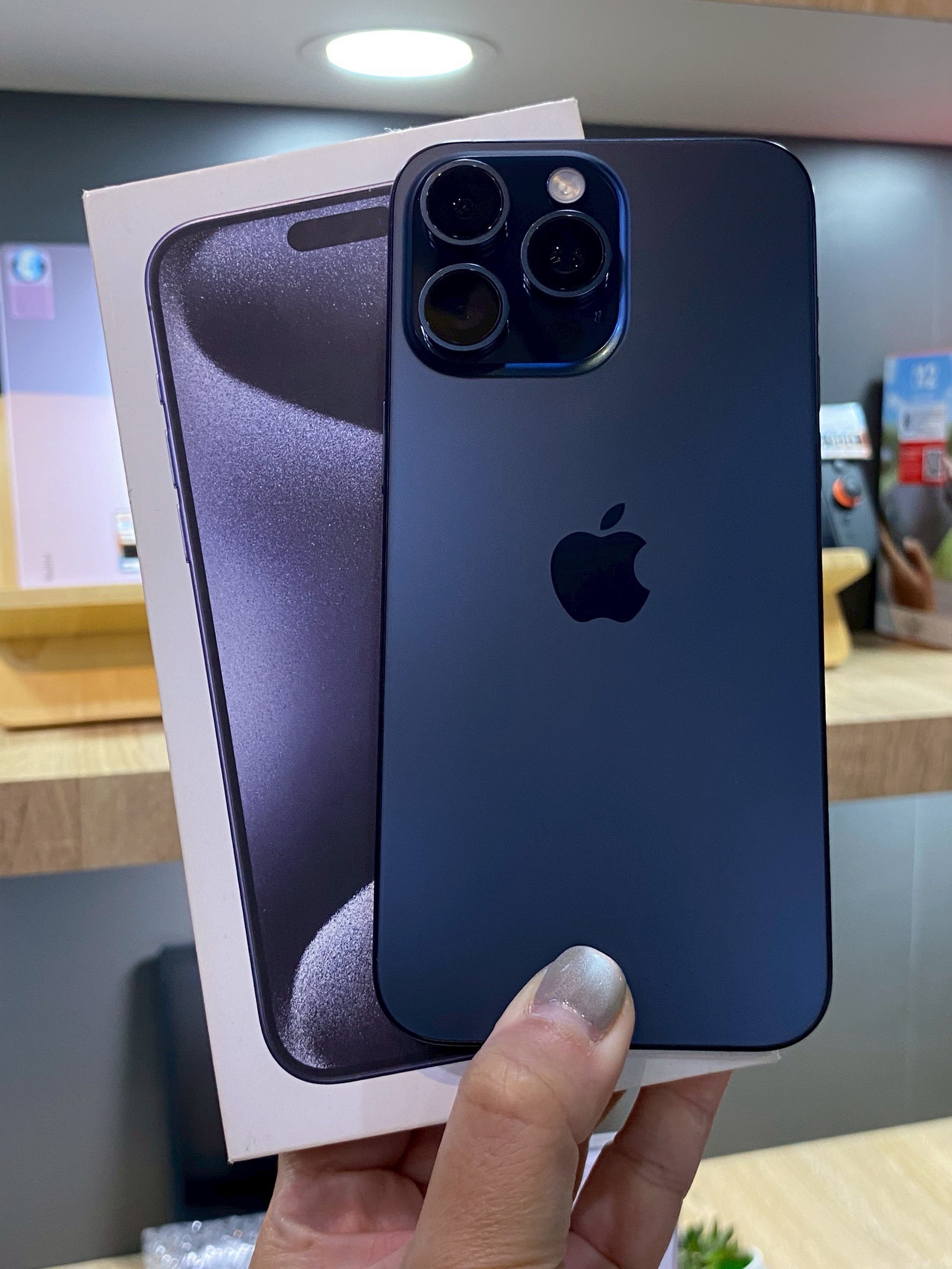 iPhone 15 Pro Max 256GB Blue Titanium