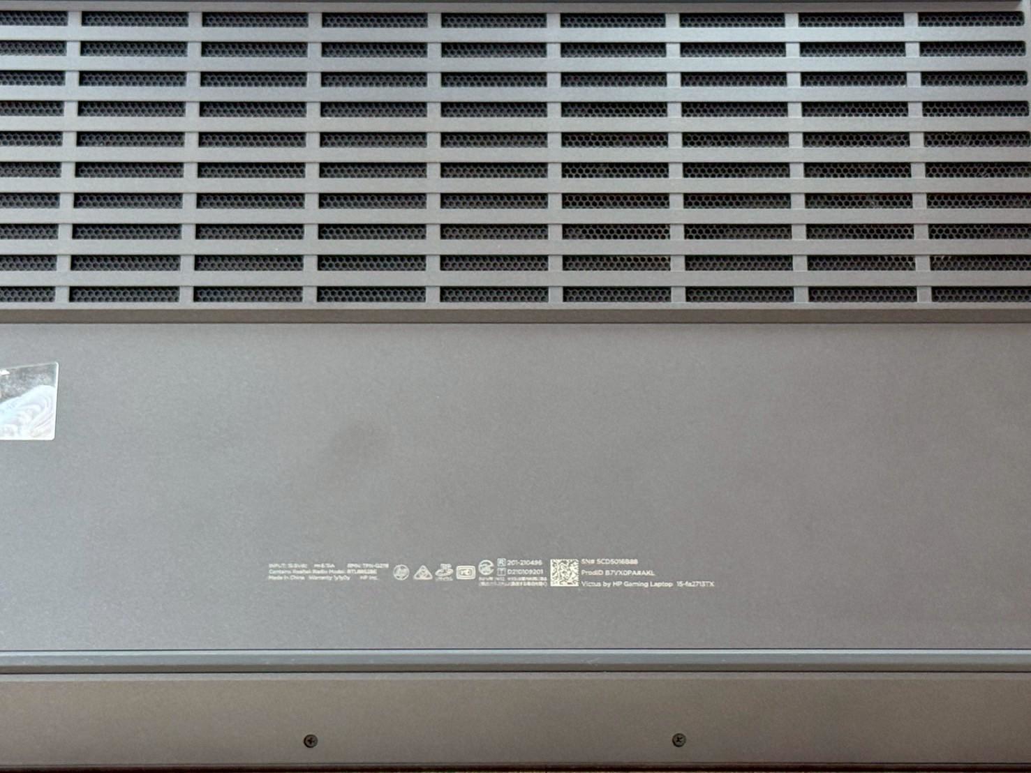 HP VICTUS 15-FA2713TX (MICA SILVER)