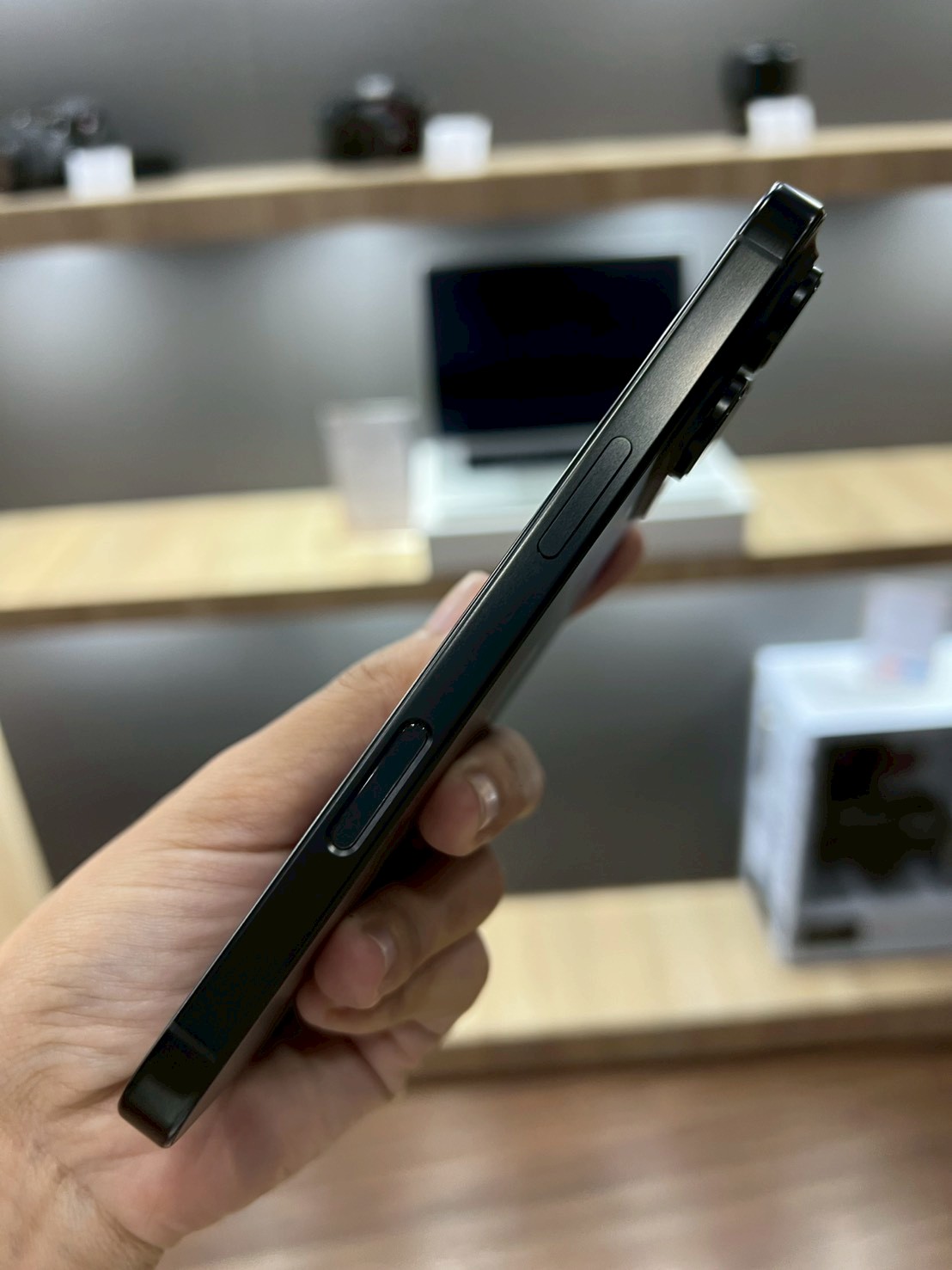 iPhone 16 Pro 128GB Black Titanium