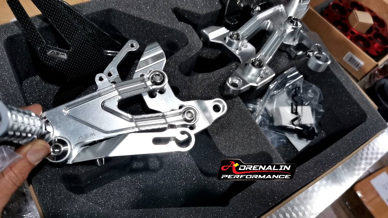 เกียร์ AEM สำหรับ Paniglae V4 2018+ Race1