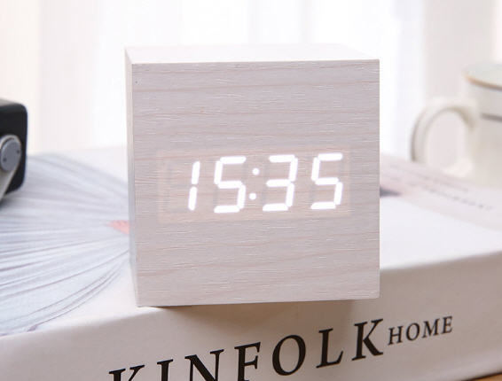 นาฬิกาไม้ตั้งโต๊ะ,นาฬิกาไม้