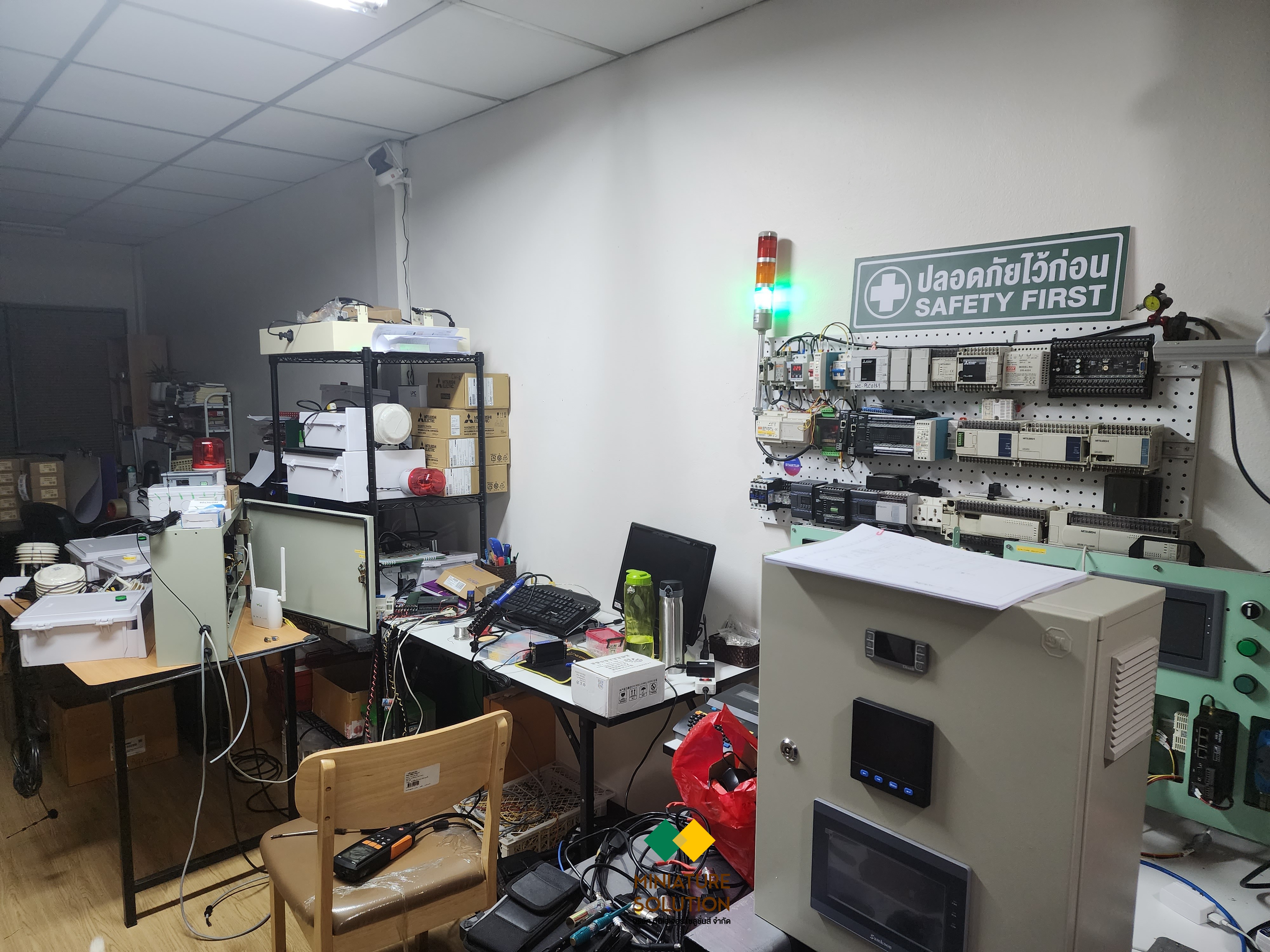 ตู้ควบคุม AHU ระบบทำความเย็นตู้คอนเทนเนอร์ วัดอุณหภูมิ ความชื้น วัดการใช้พลังงานไฟฟ้าเพื่อลดค่าไฟ