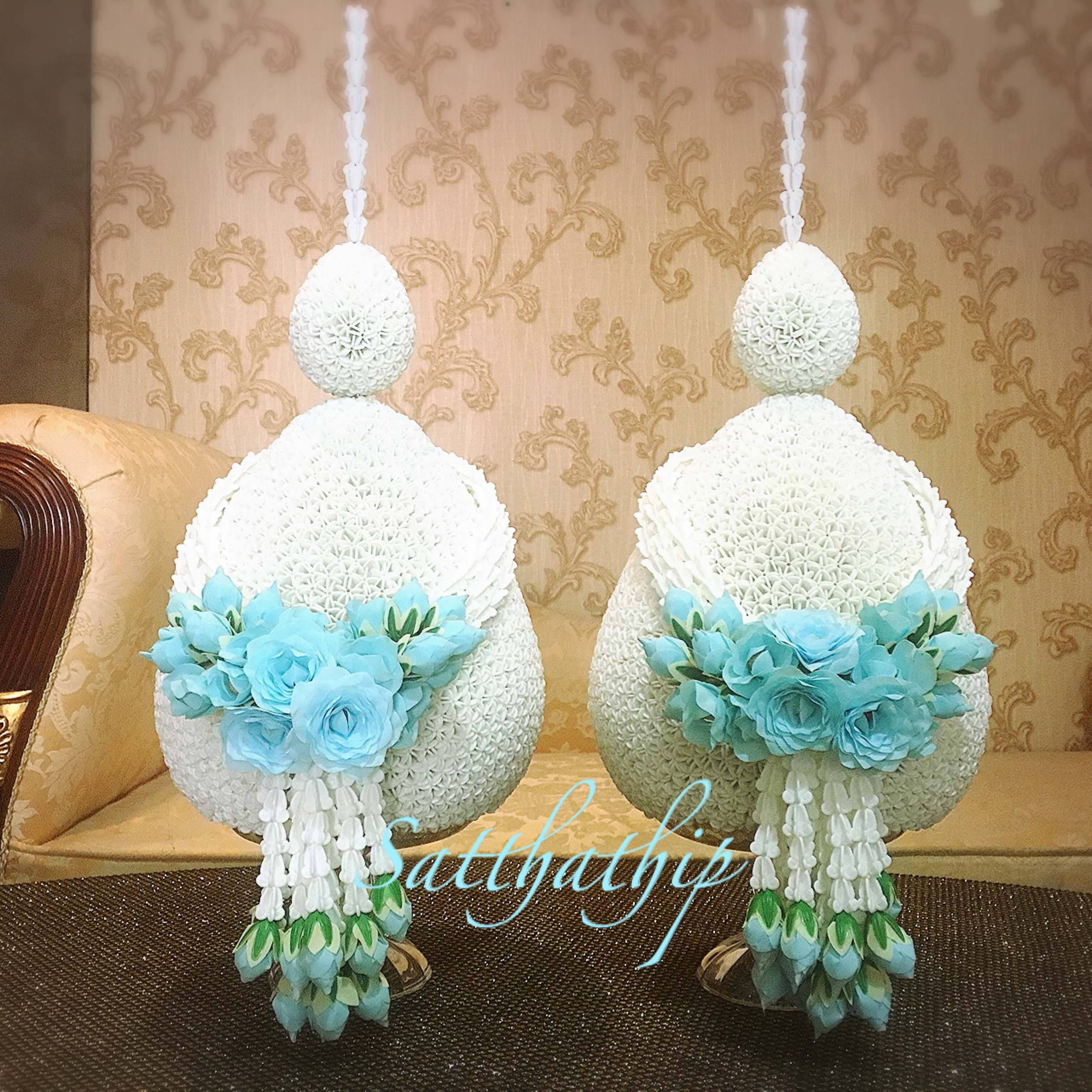 พานพุ่ม - พานพุ่มสักการะ - พานพุ่มดอกรัก - พานพุ่มดอกรักประดิษฐ์ (พลาสติก) - พานพุ่มสีขาว - Panpum