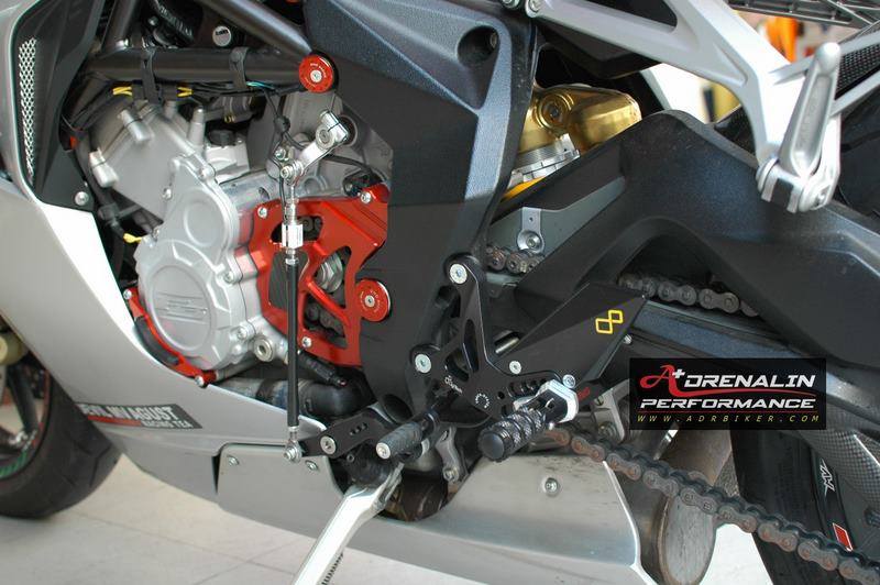 กันเเคร้งเครื่อง ฝั่งซ้าย (Engine Guard)- CNC Racing สำหรับ MV Agusta F3 675/800