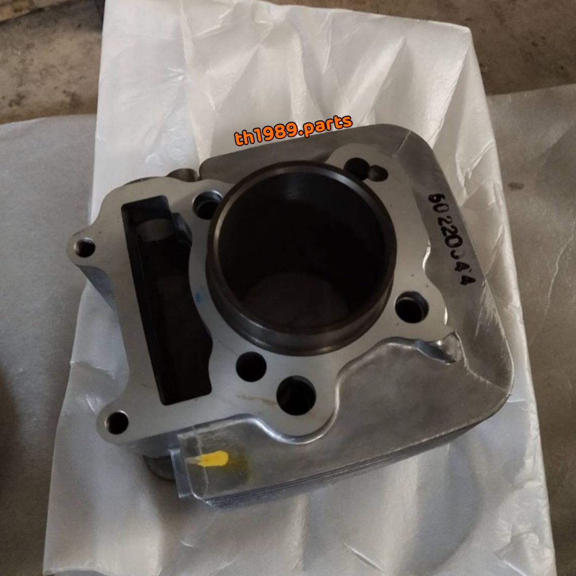 เสื้อสูบ Best125 รุ่นที่ใช้ FD125XRM-C อะไหล่แท้ SUZUKI 11210-20G10-000