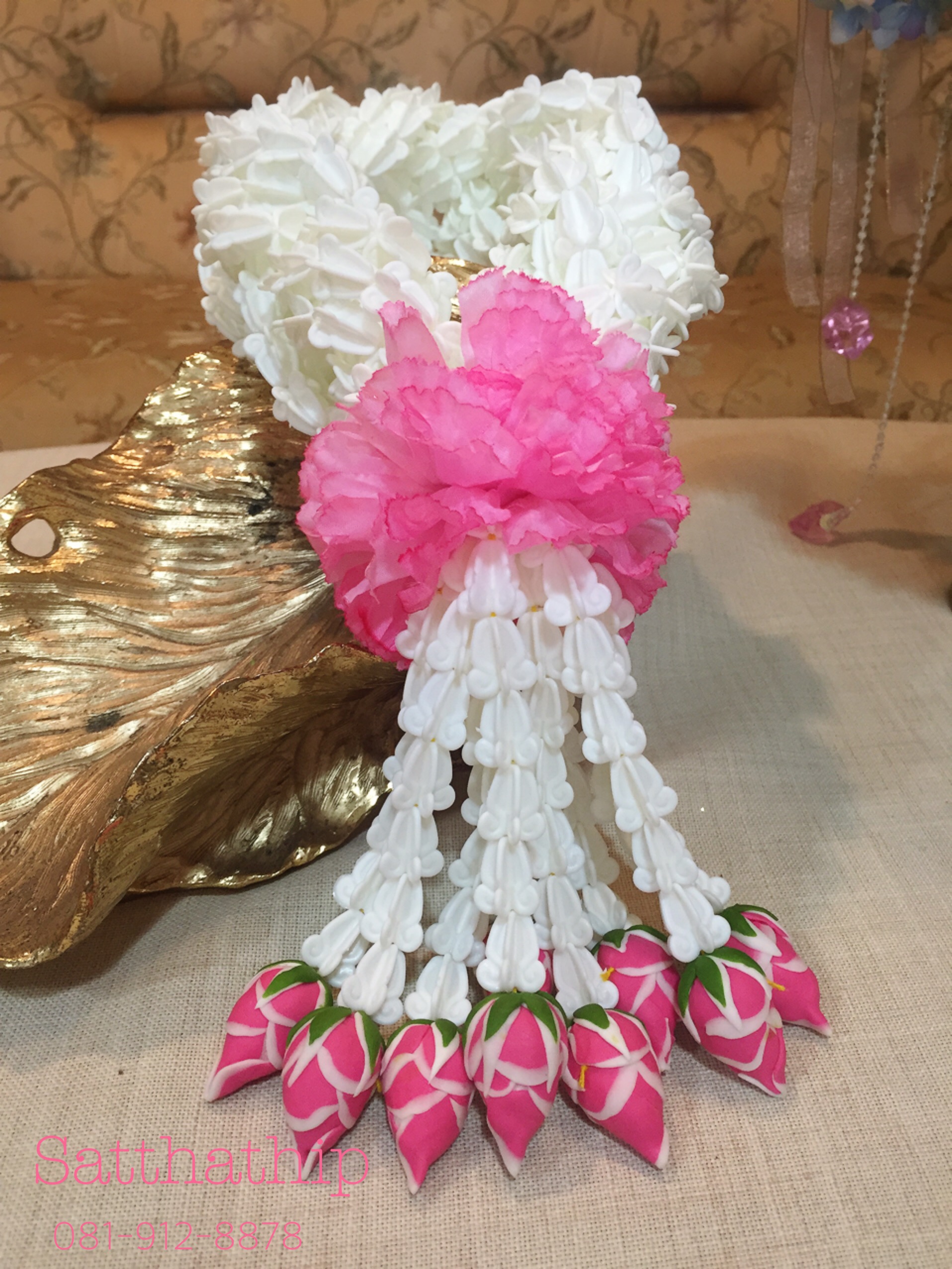พวงมาลัยดอกรักพลาสติก - Garland