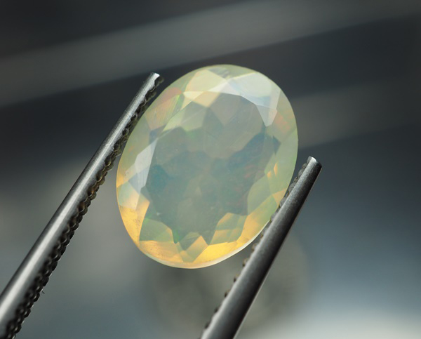โอปอลหลากสี (Multi Opal) 1.85 กะรัต