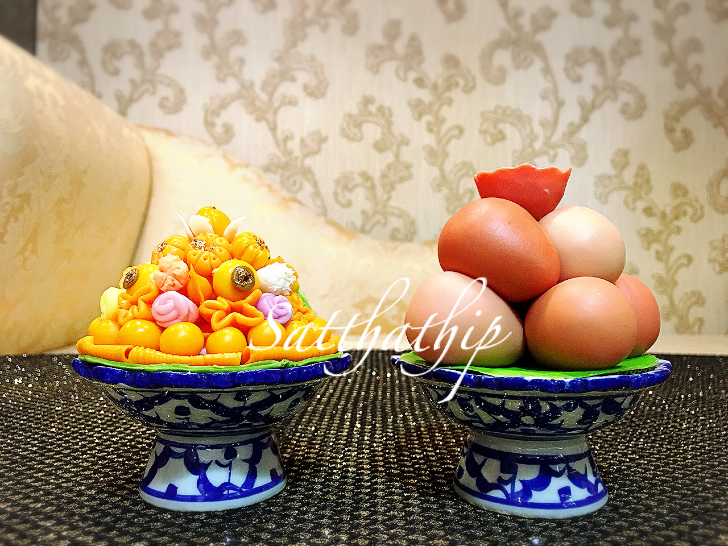 ชุดพานขนมไทย 9 อย่าง และไข่ต้ม ประดิษฐ์จากดิน