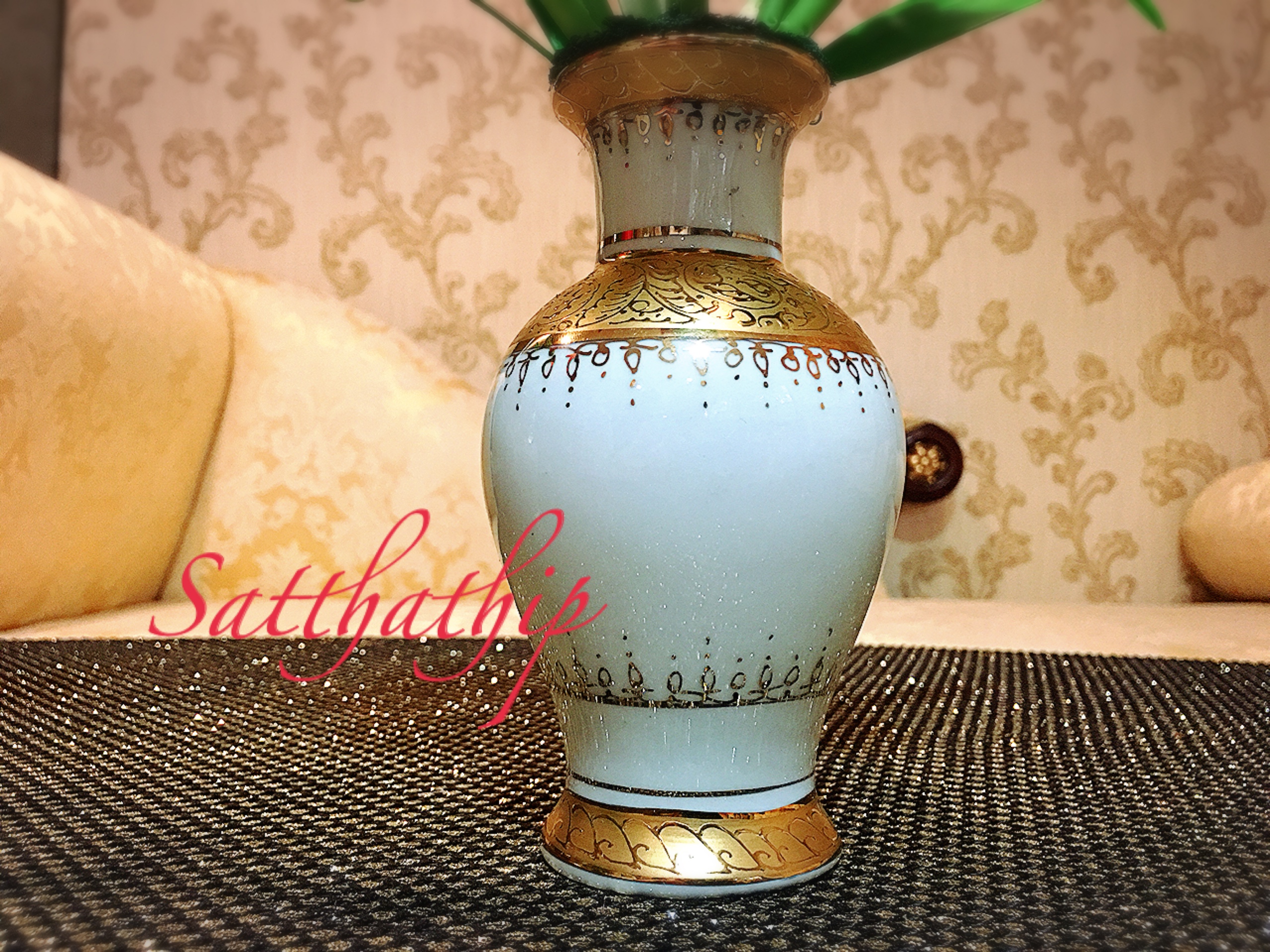 แจกันดอกบัว - ดอกบัวประดิษฐ์ - แจกันดอกบัวพับสีแดง (ข้างละ 7 ดอก) - แจกันดอกบัวประดิษฐ์ - Lotus Flower