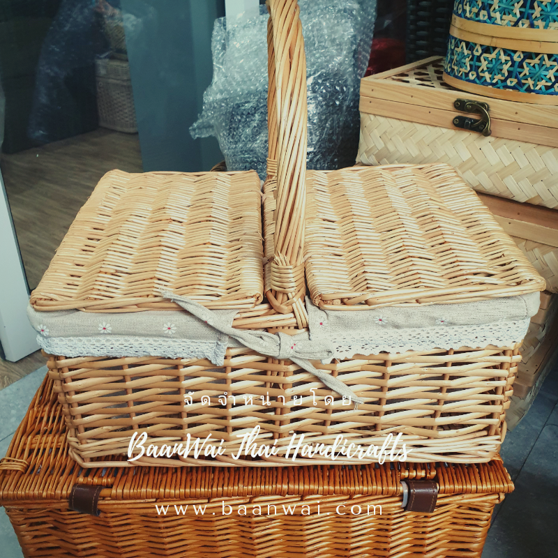 ตะกร้าปิคนิค กล่องหวายบุผ้า ทรงเหลี่ยม