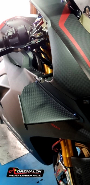 ไฟเลี้ยวหน้า Rizoma แบบ low profile สำหรับ Panigale v2