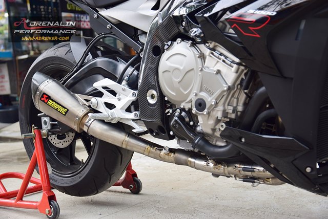 ท่อ Akrapovic Shortyสำหรับ BMW S1000R Naked 2014+ (For Exhibition only)