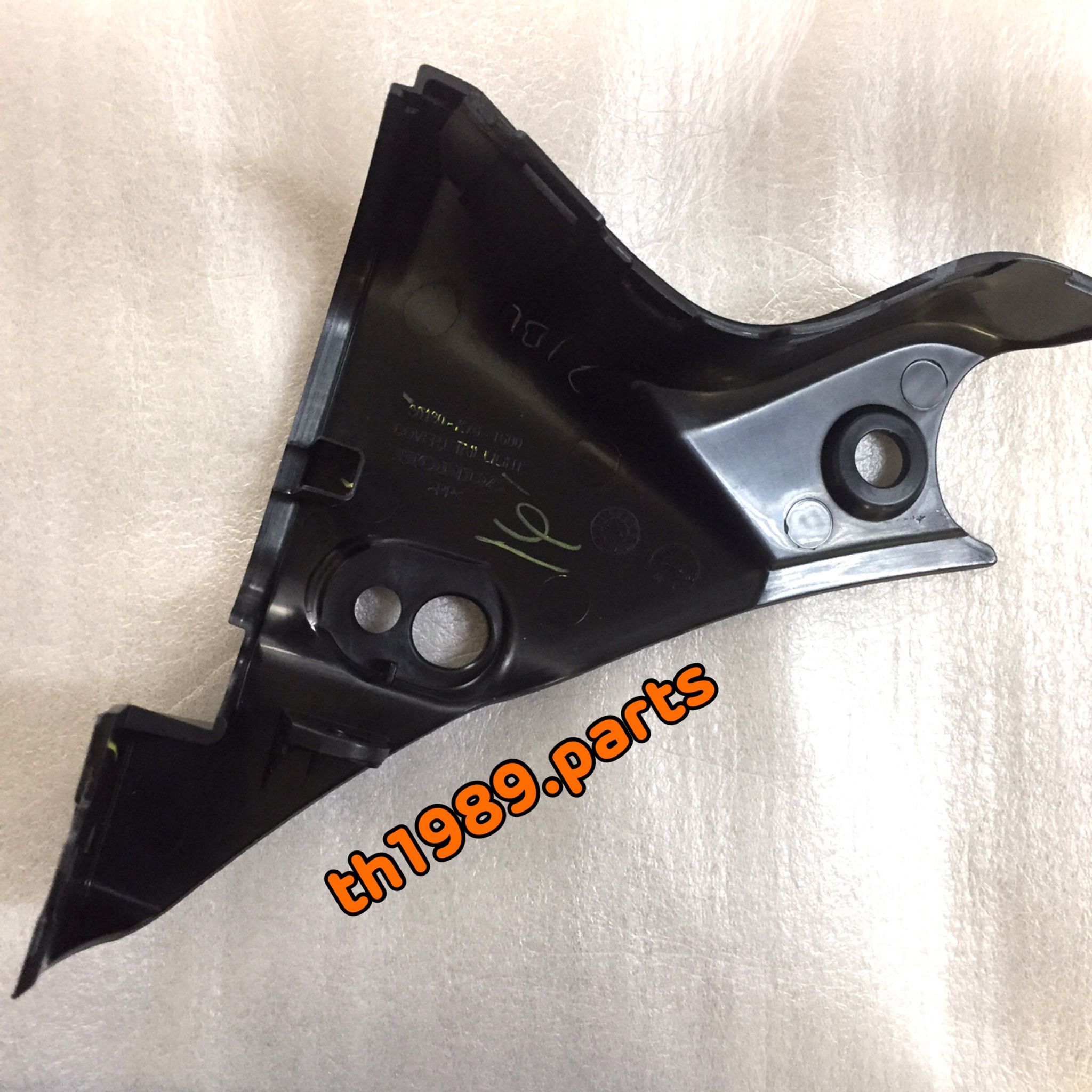 80160-K76-T60 ฝาครอบไฟท้ายด้านซ้าย NBC110MDFJ TH SUPER CUB ปี 2018-2019 อะไหล่แท้ HONDA