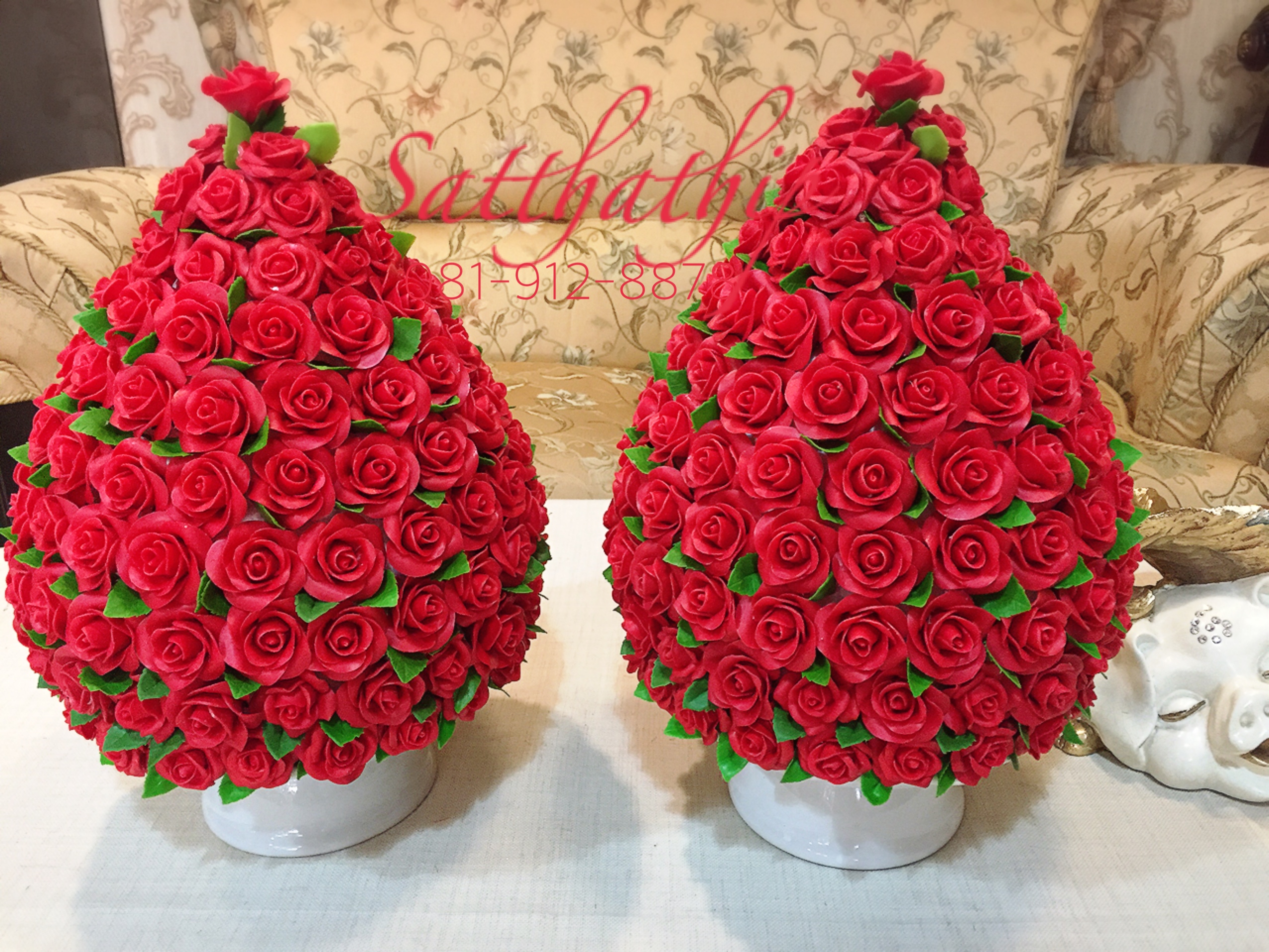 พานพุ่มดอกกุหลาบ ประดิษฐ์จากดิน [9 นิ้ว 7,600 บาท/คู่]