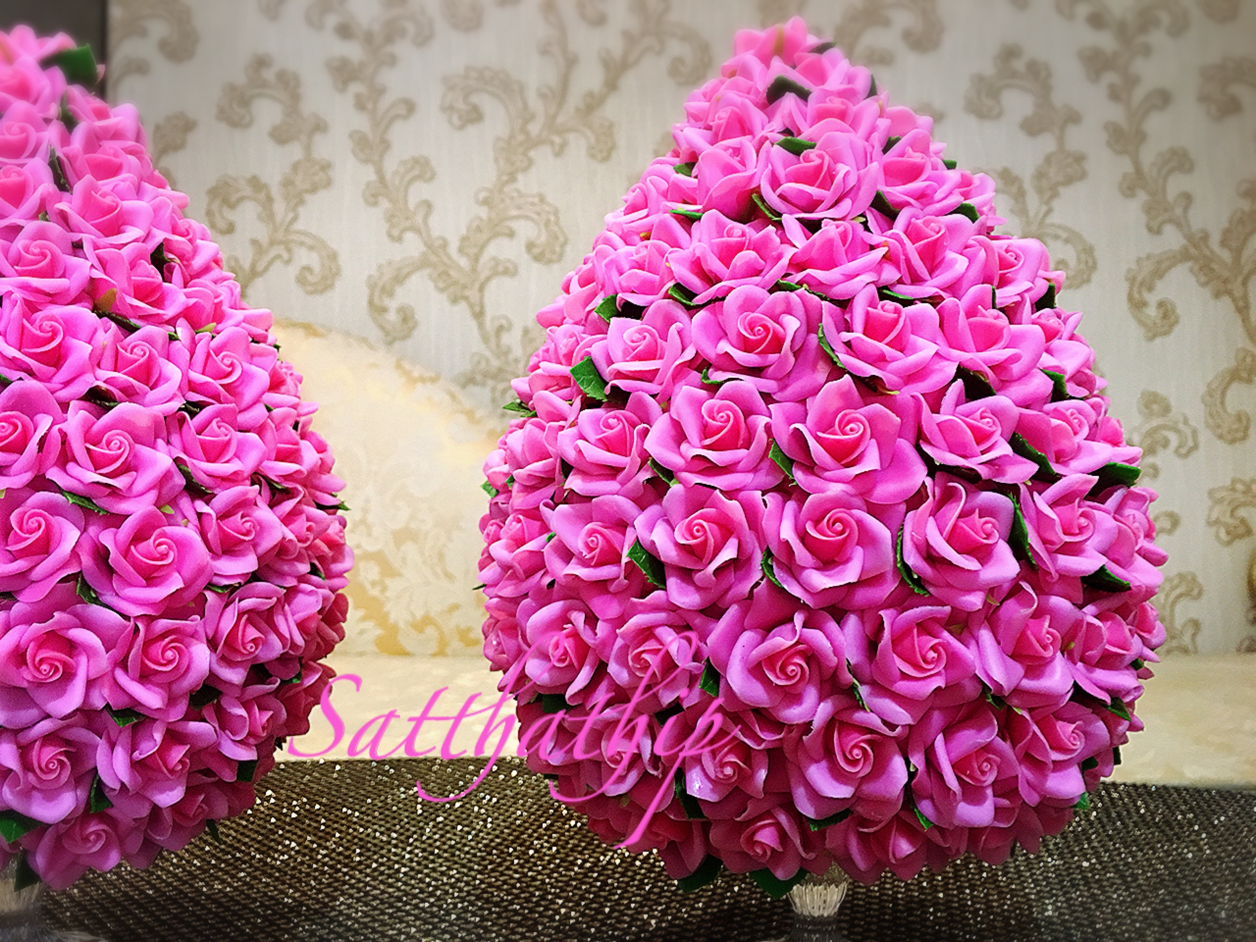 พานพุ่มดอกกุหลาบ ประดิษฐ์จากดิน [7.5 นิ้ว 4,600 บาท/คู่]