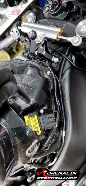 กันสะบัด Ohlins สำหรับ ZX10 2016+