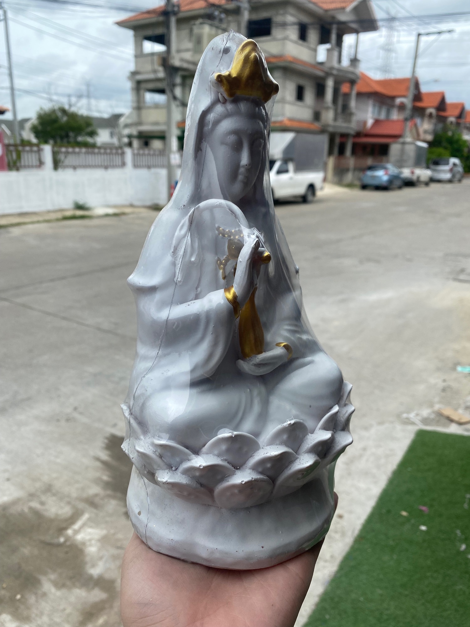 เจ้าเเม่กวนอิม พระโพธิสัตว์กวนอิม สูง10นิ้วครึ่ง องค์ขาวนั่งประทับดอกบัว