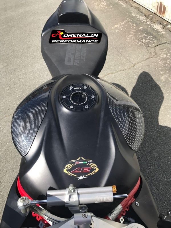 carbon2race ครอบข้างถังน้ำมันคาร์บอน MV F3 675 800