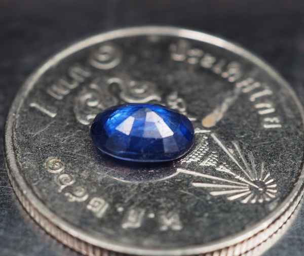 พลอยไพลิน (Sapphire) 0.85 กะรัต