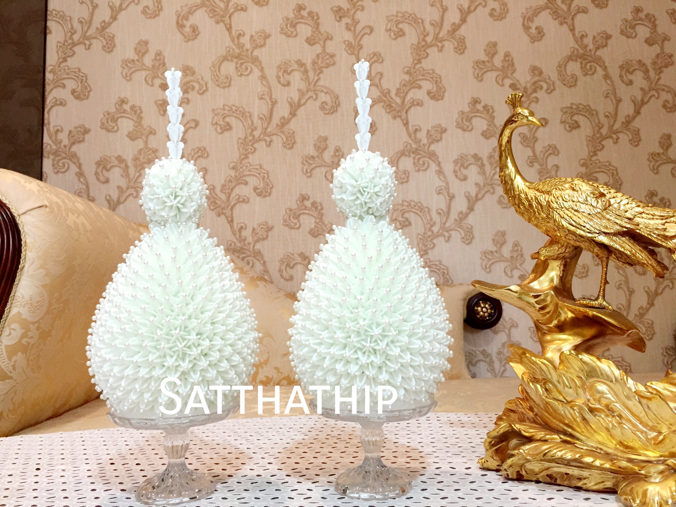 พานพุ่ม - พานพุ่มสักการะ - พานพุ่มดอกรัก - พานพุ่มดอกรักประดิษฐ์ (พลาสติก) - พานพุ่มสีขาว - Panpum