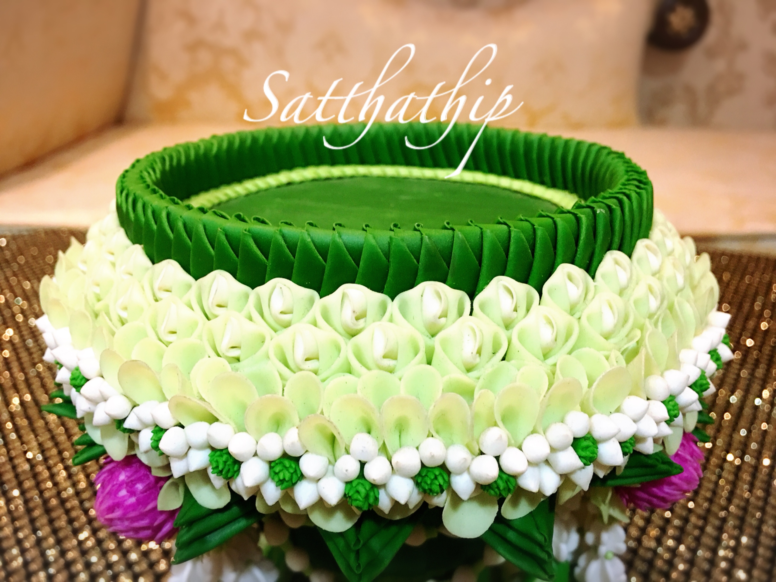 พานใบตอง ประดิษฐ์จากดิน - Tray