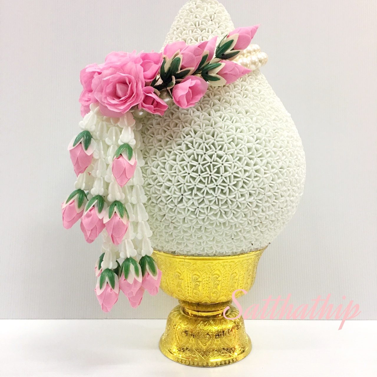 พานพุ่มดอกรักประดิษฐ์ [8"]