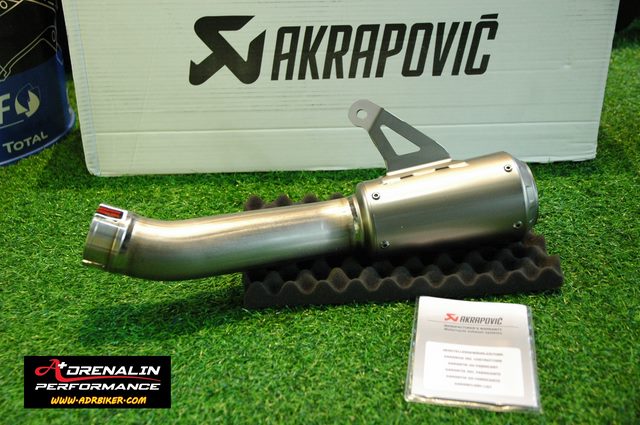 ท่อ Akrapovic Slip-On GP titanium สำหรับ CBR1000 2017+ (For Exhibition only)