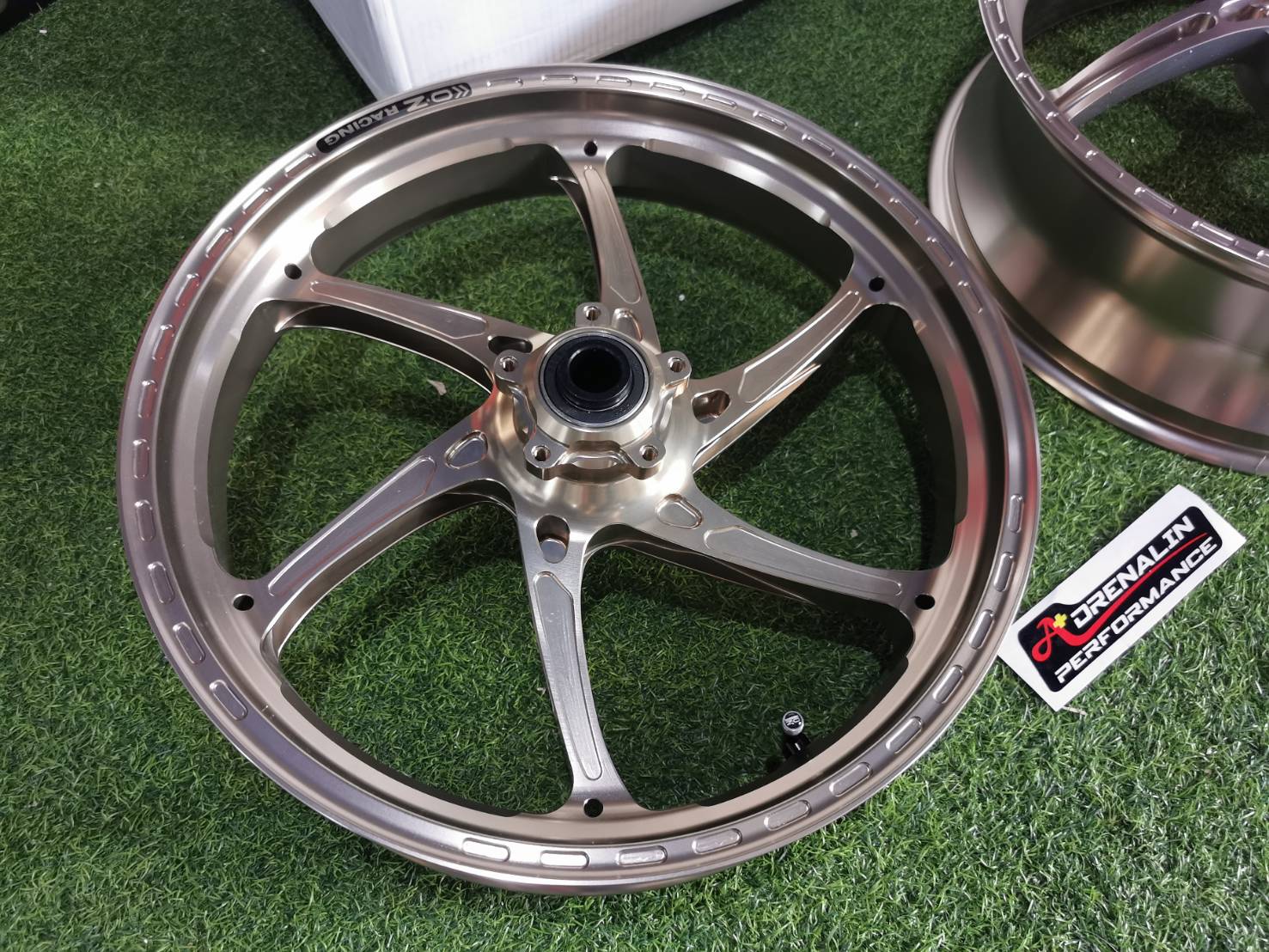 ล้อ OZ สำหรับ Panigale V4 2018-2024 รุ่น Gass 6ก้าน Alu