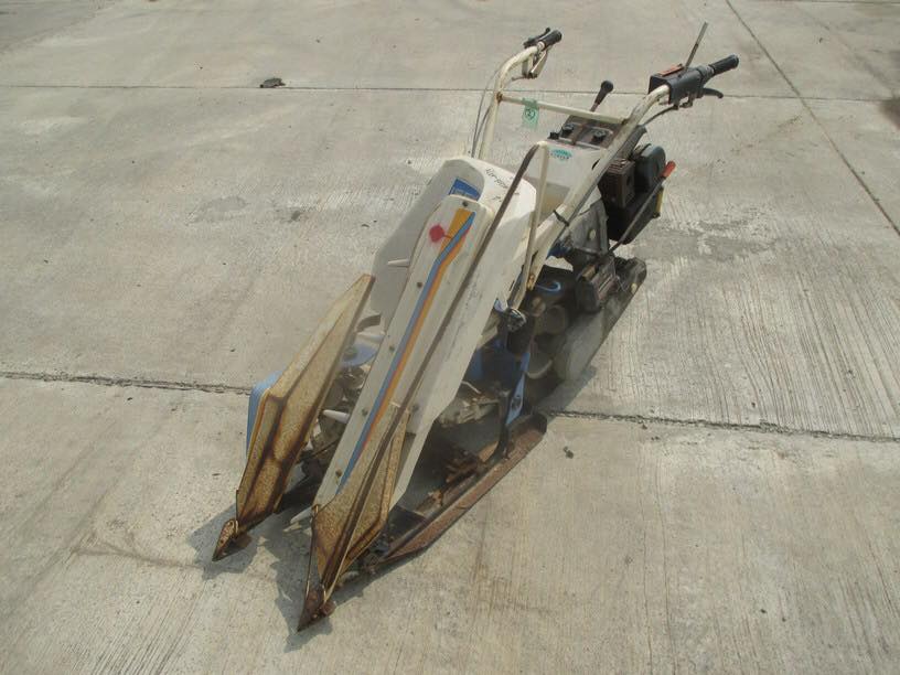 รถเกี่ยว ISEKI รุ่น RL25 แบบเดินตาม. ขายตามสภาพ เก่าญี่ปุ่น