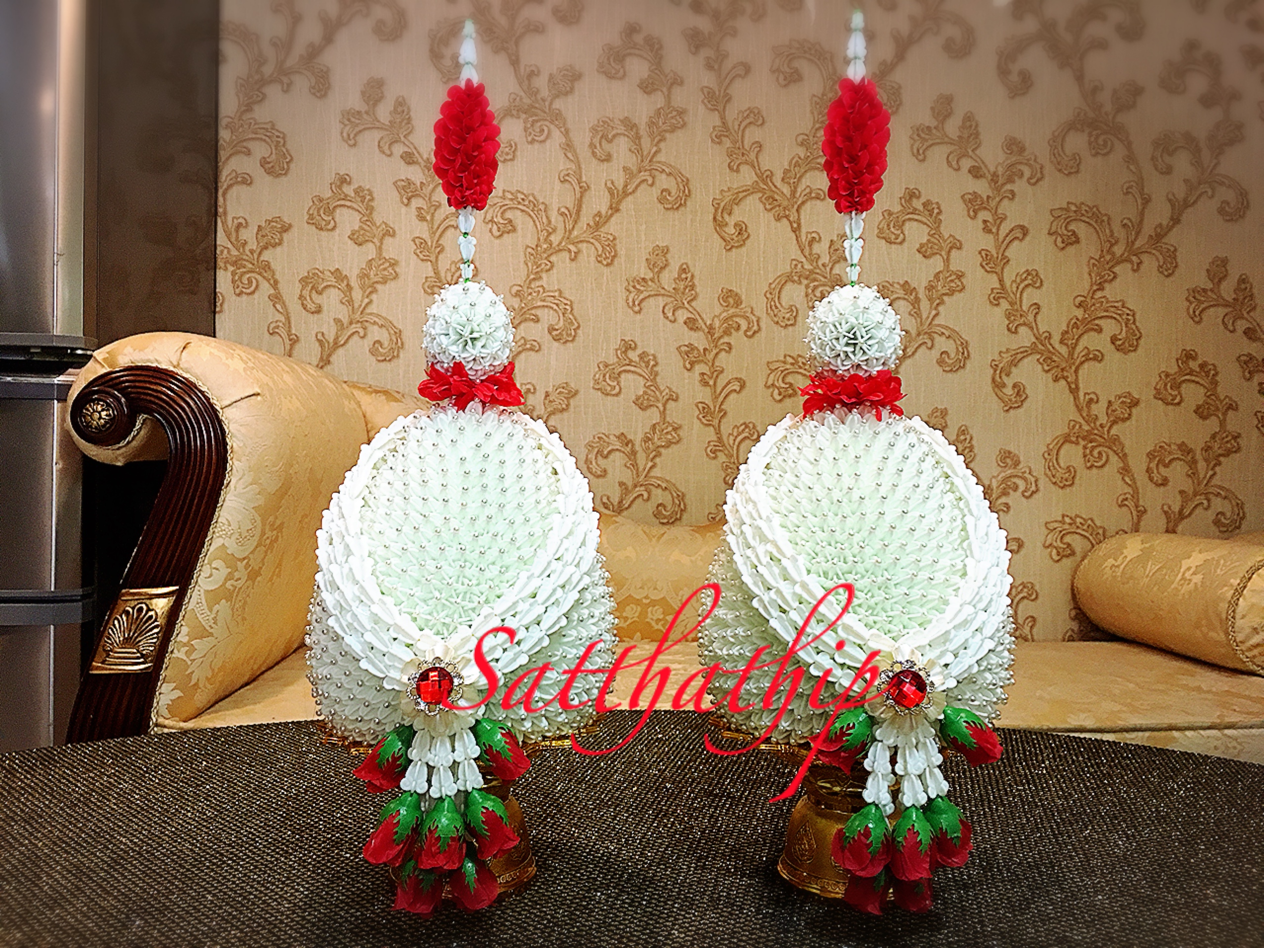 พานพุ่ม - พานพุ่มสักการะ - พานพุ่มดอกรัก - พานพุ่มดอกรักประดิษฐ์ (พลาสติก) - พานพุ่มสีขาว - Panpum